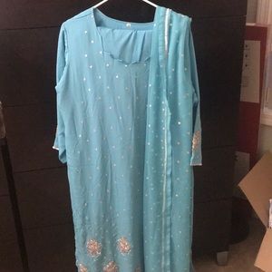 Beautiful turquoise Indian salwar kamiz with scarf